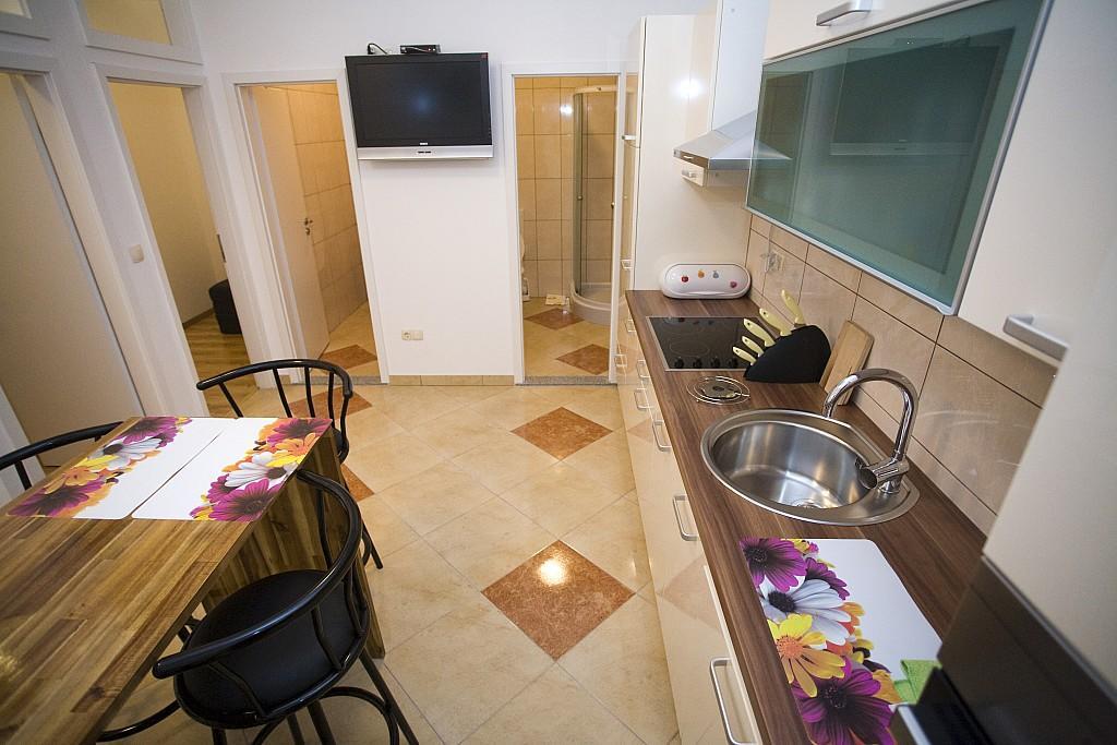 Apartments Rubic Omis Phòng bức ảnh