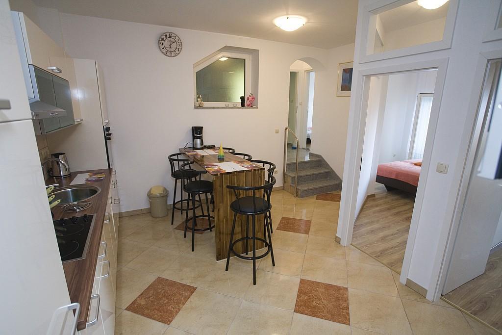 Apartments Rubic Omis Phòng bức ảnh