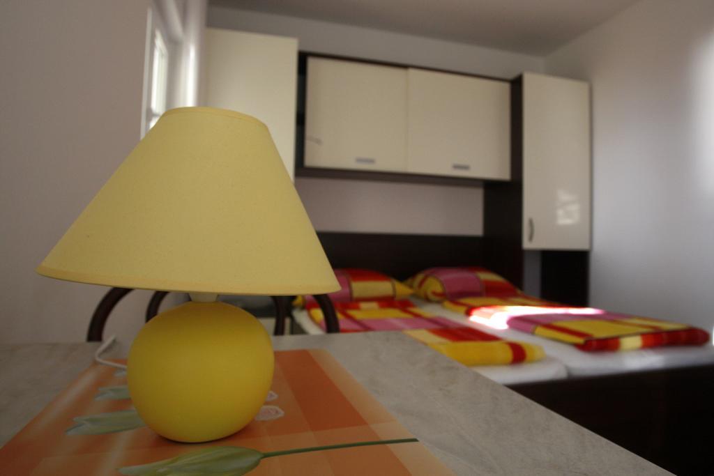 Apartments Rubic Omis Phòng bức ảnh