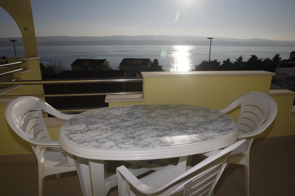 Apartments Rubic Omis Phòng bức ảnh