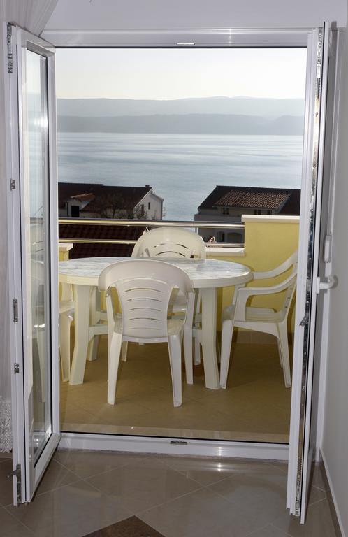 Apartments Rubic Omis Phòng bức ảnh